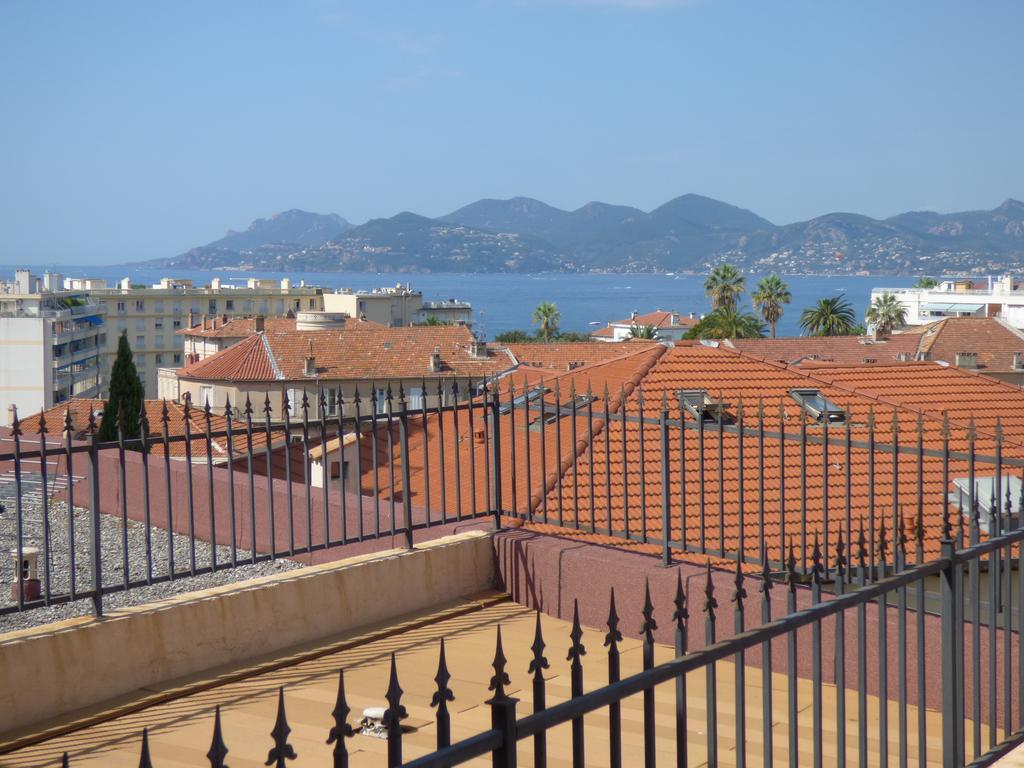 Hotel L'Olivier - Piscine & Parking Κάννες Εξωτερικό φωτογραφία