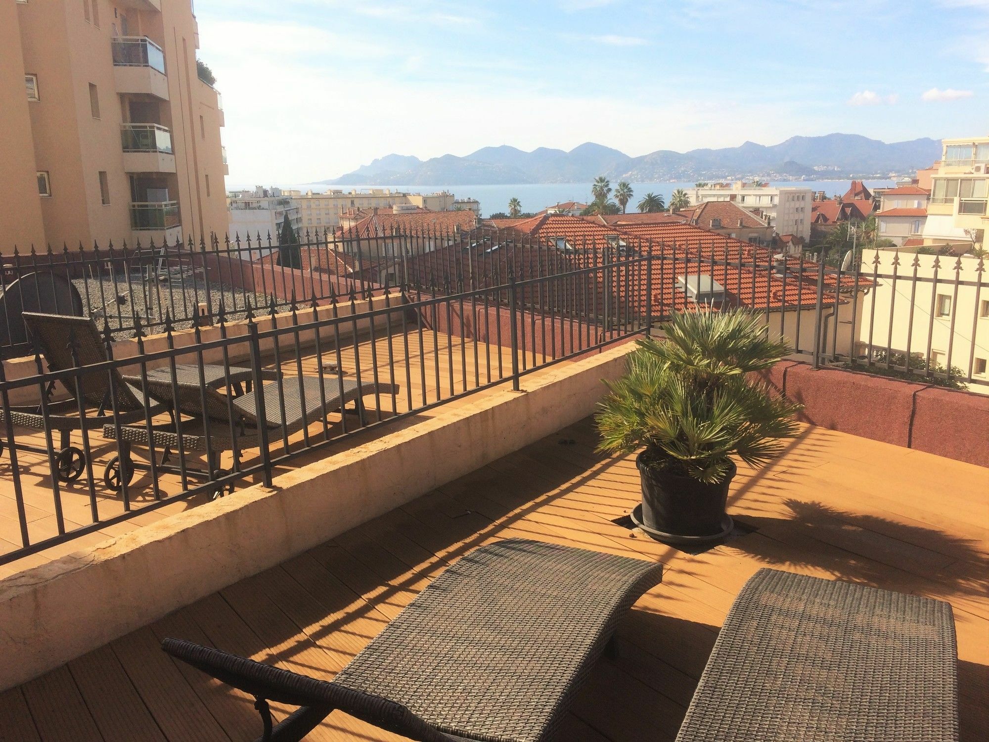 Hotel L'Olivier - Piscine & Parking Κάννες Εξωτερικό φωτογραφία