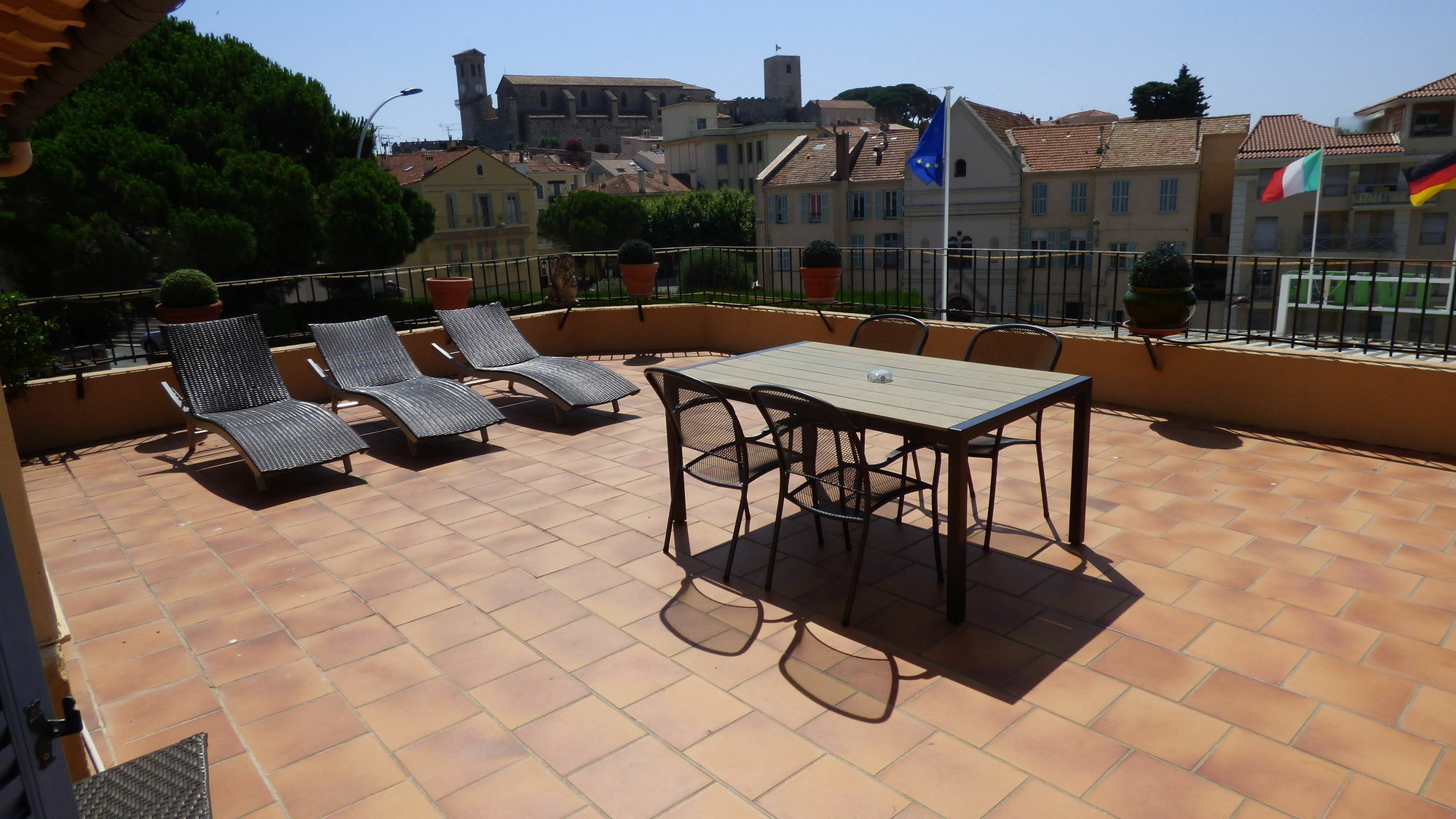Hotel L'Olivier - Piscine & Parking Κάννες Εξωτερικό φωτογραφία