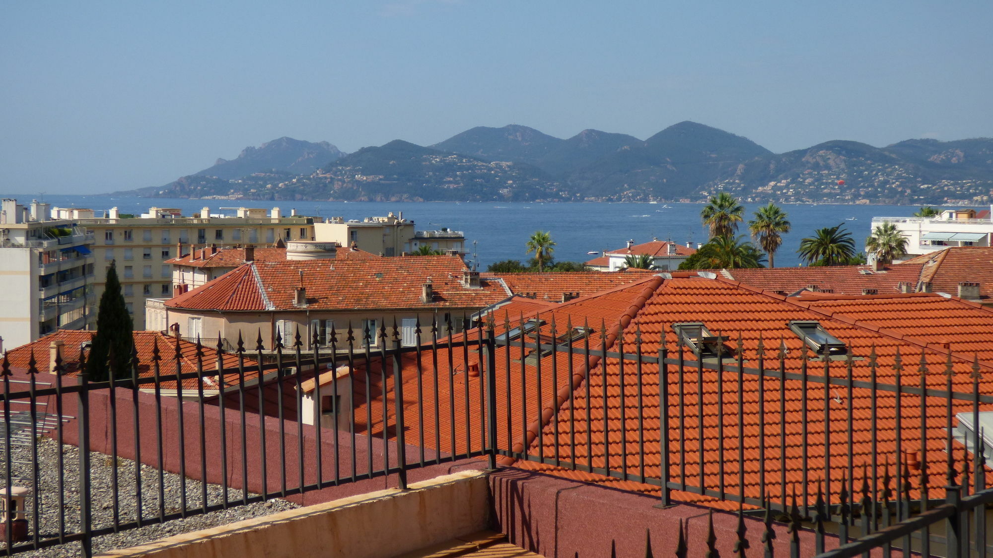 Hotel L'Olivier - Piscine & Parking Κάννες Εξωτερικό φωτογραφία
